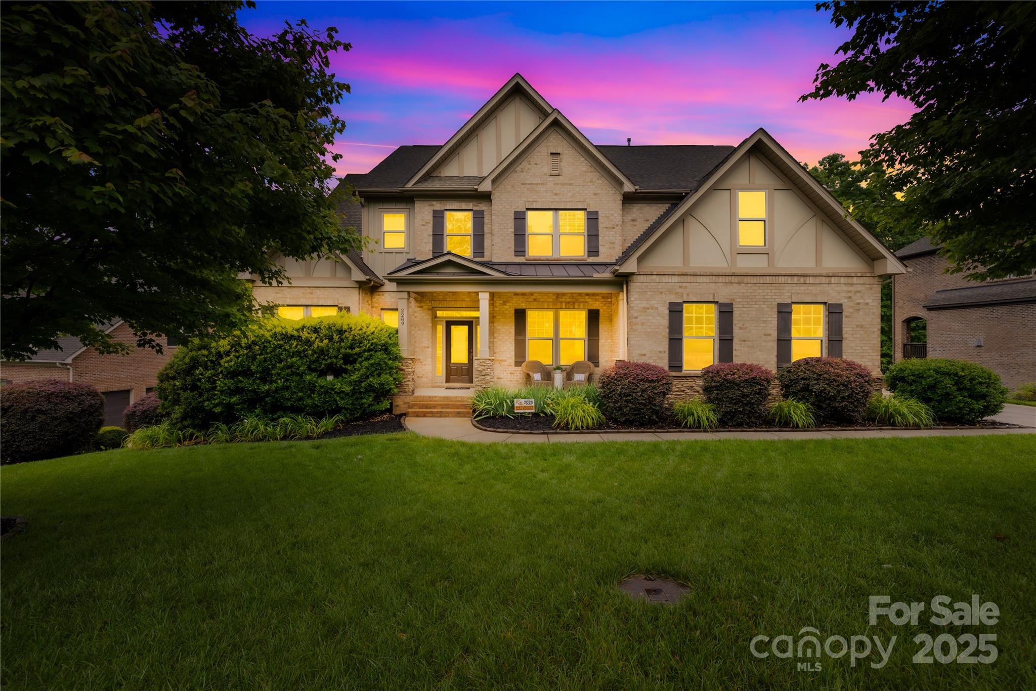 2289 Pine Valley Drive