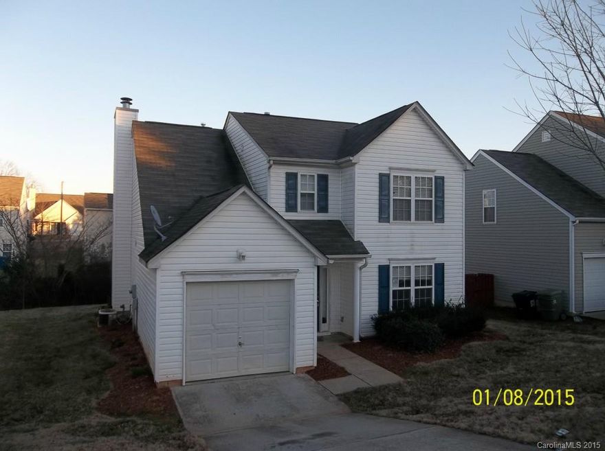 Nice open 3 bedroom plan. Spacious living room and dining room. Great investment property.