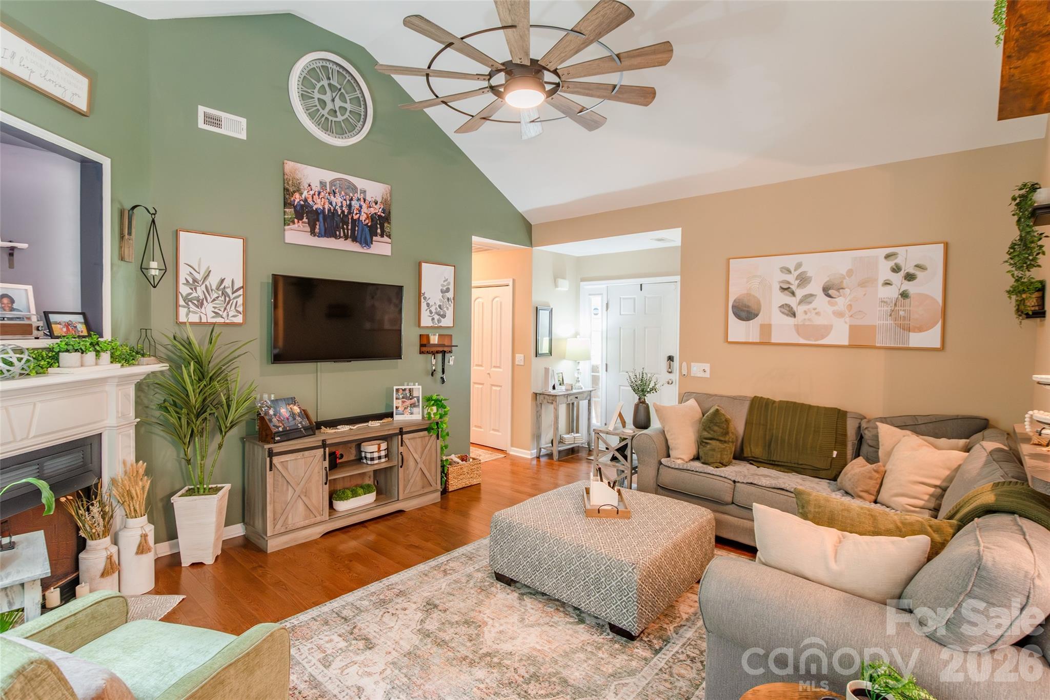 1079 Warpers Lane