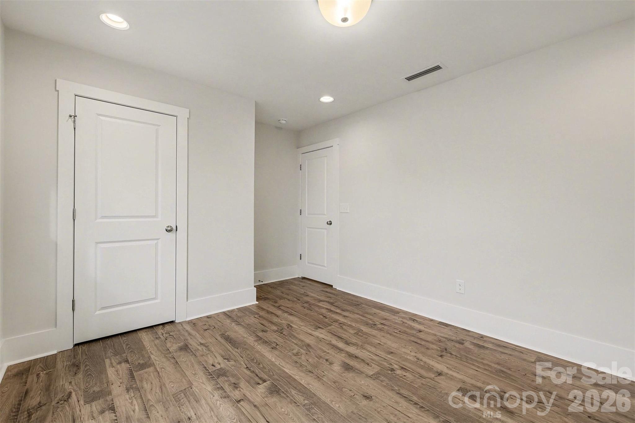 Lake Plaza - Residential