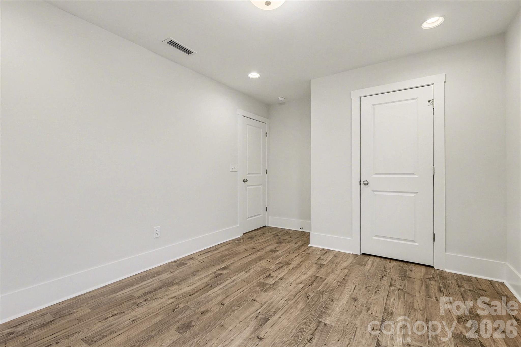 Lake Plaza - Residential