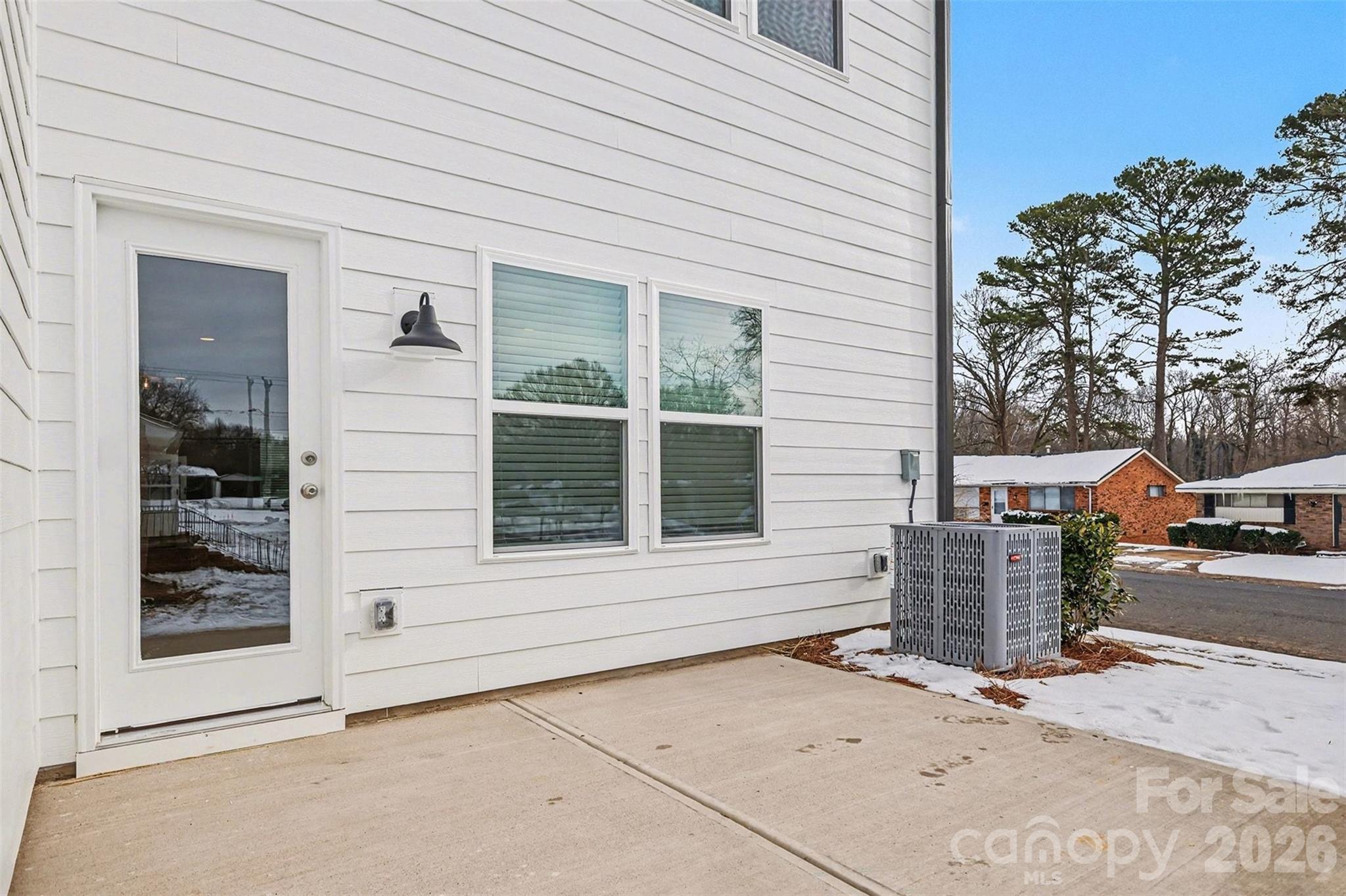 Lake Plaza - Residential