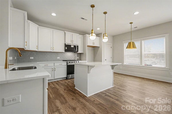 4768 AMERICANA AVE, CHARLOTTE, NC 28215 - Image 04ee02ee4756644a09b06f4d33200a23/190896931