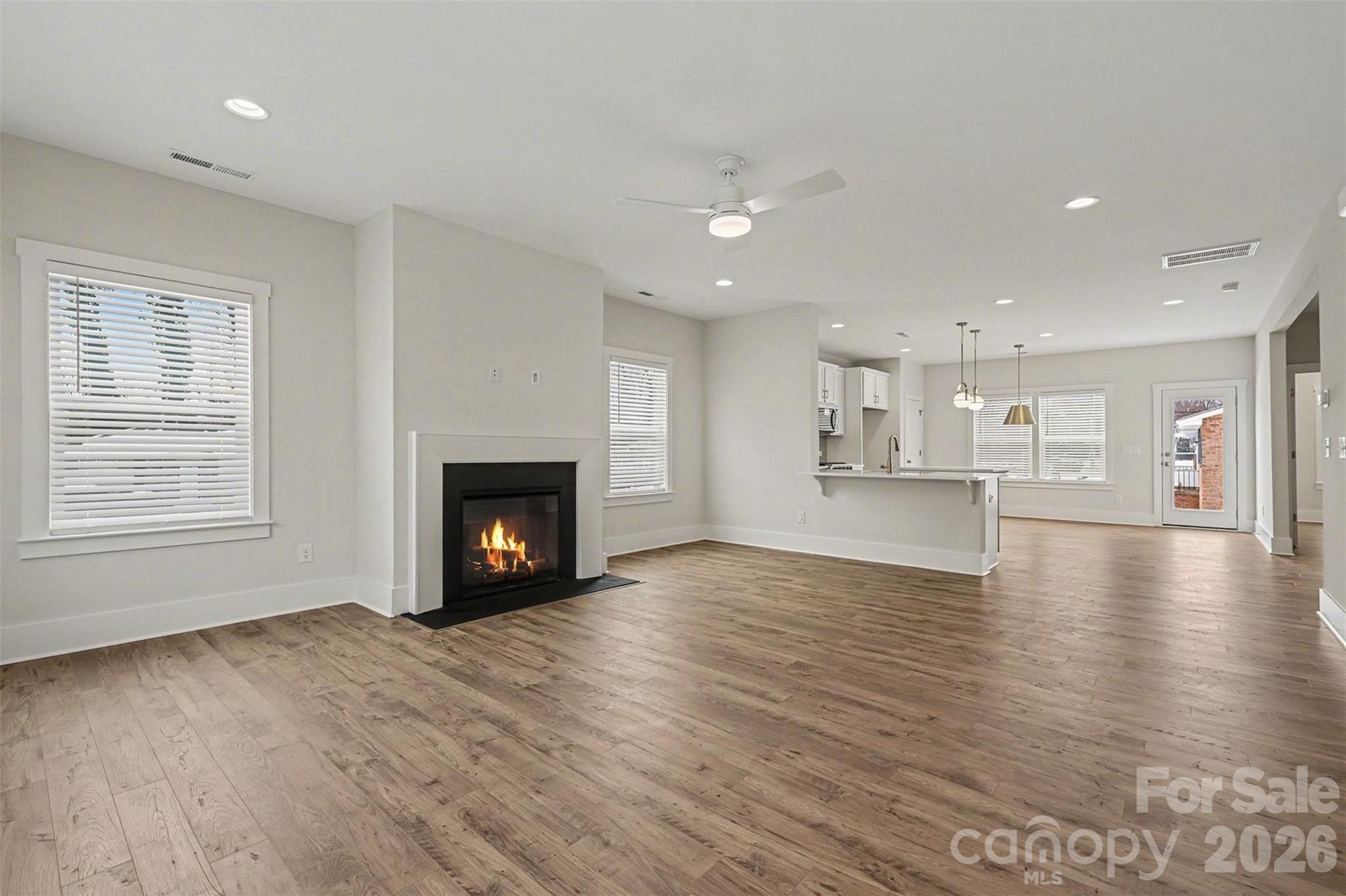 Lake Plaza - Residential