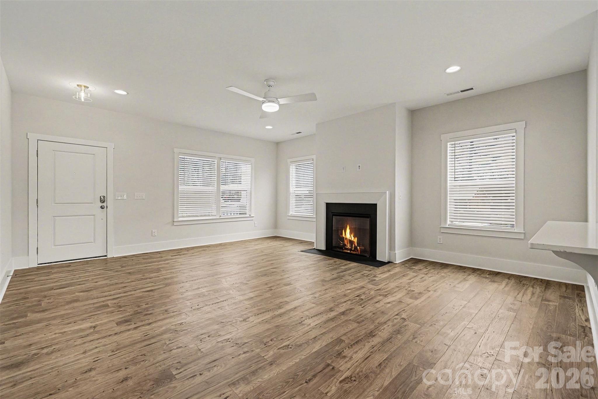 Lake Plaza - Residential