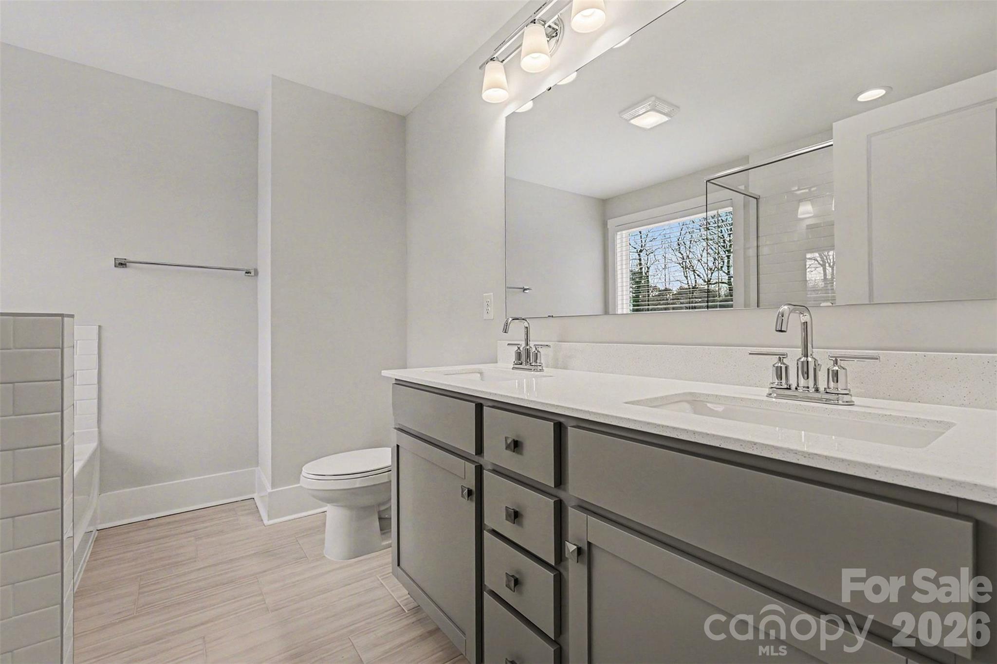 Lake Plaza - Residential