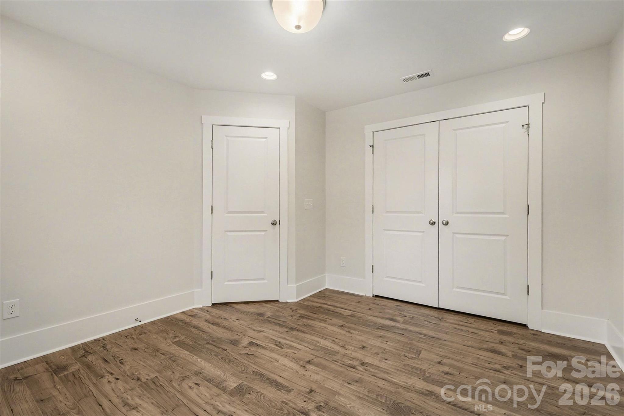 Lake Plaza - Residential