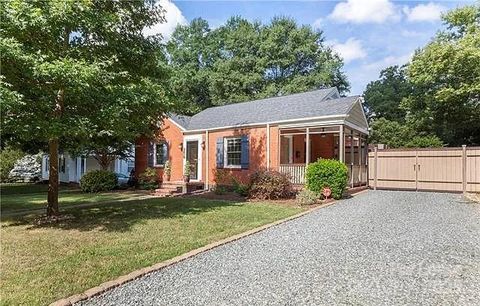 Photo of 2618 Lumina Avenue, Charlotte, NC 28208 (MLS # 4332289)