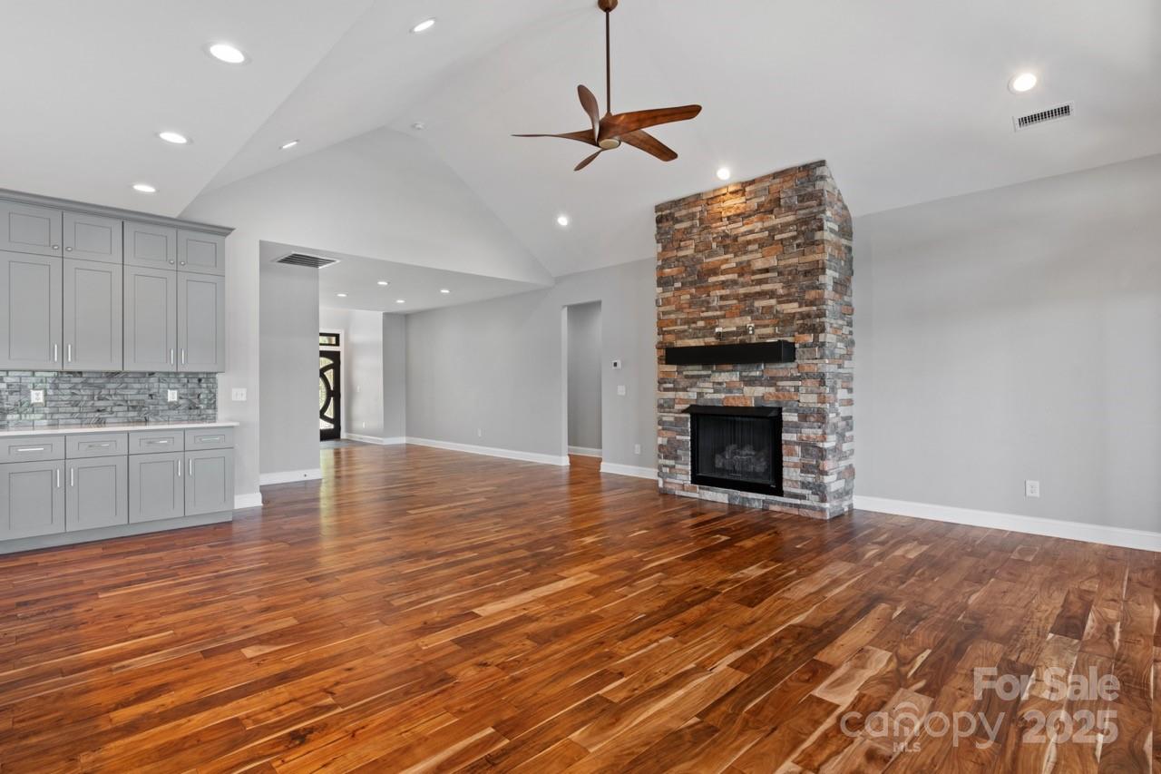 Riviera Run - Residential