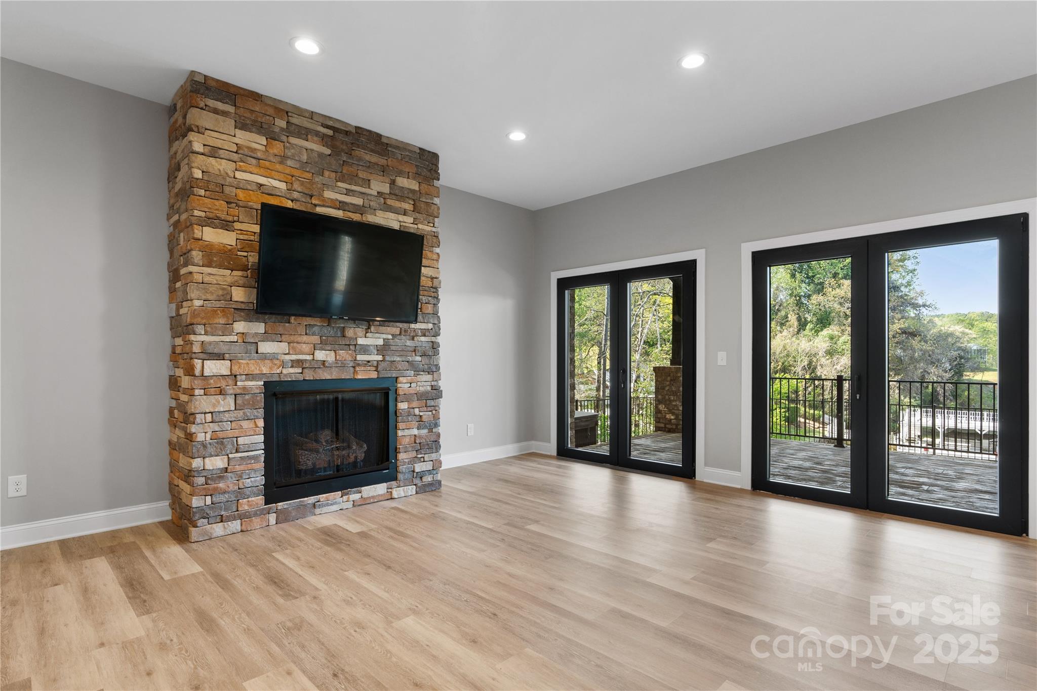 Riviera Run - Residential