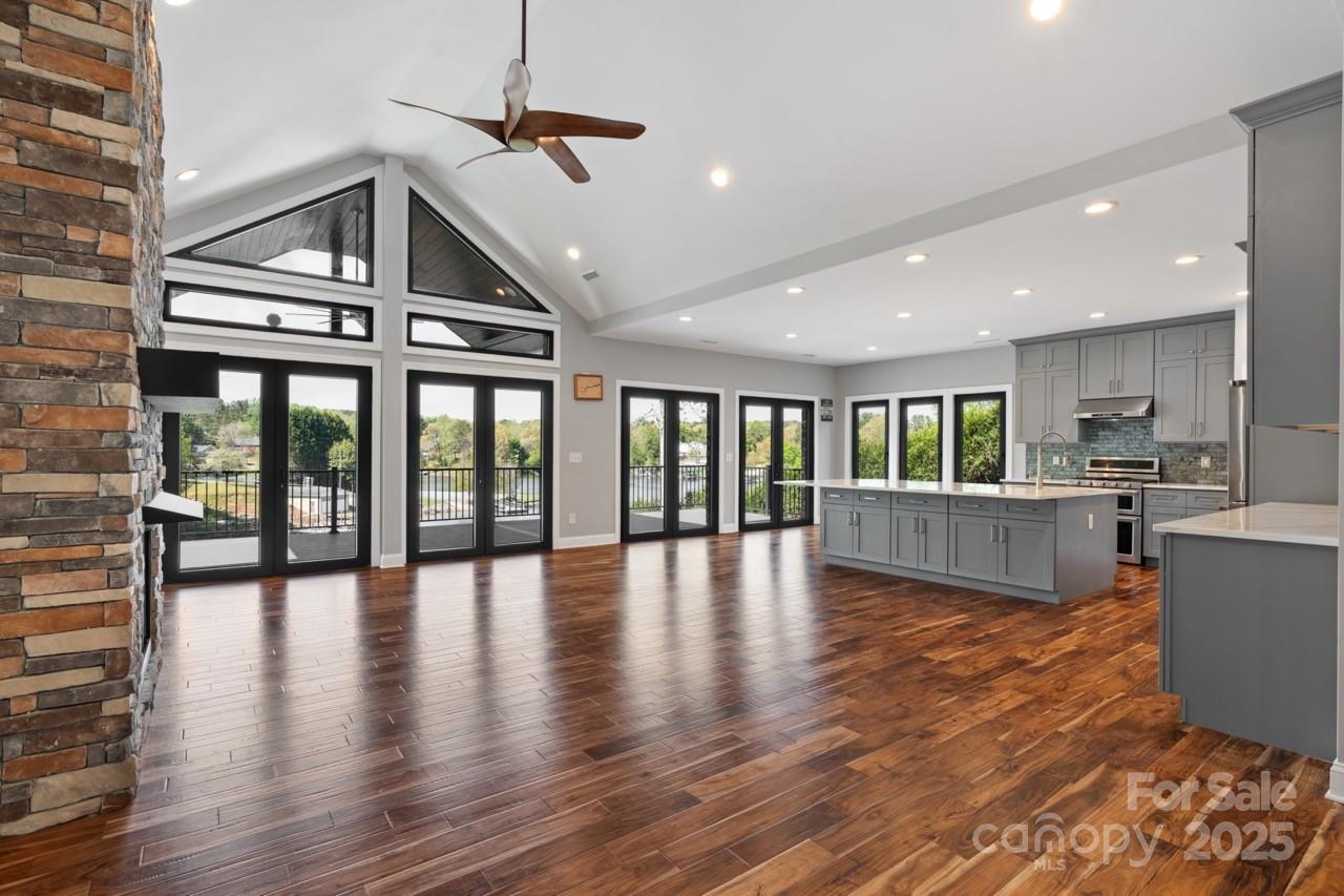 Riviera Run - Residential