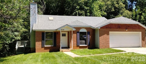 Photo of 5830 Stone Bluff Court, Charlotte, NC 28214 (MLS # 4352514)