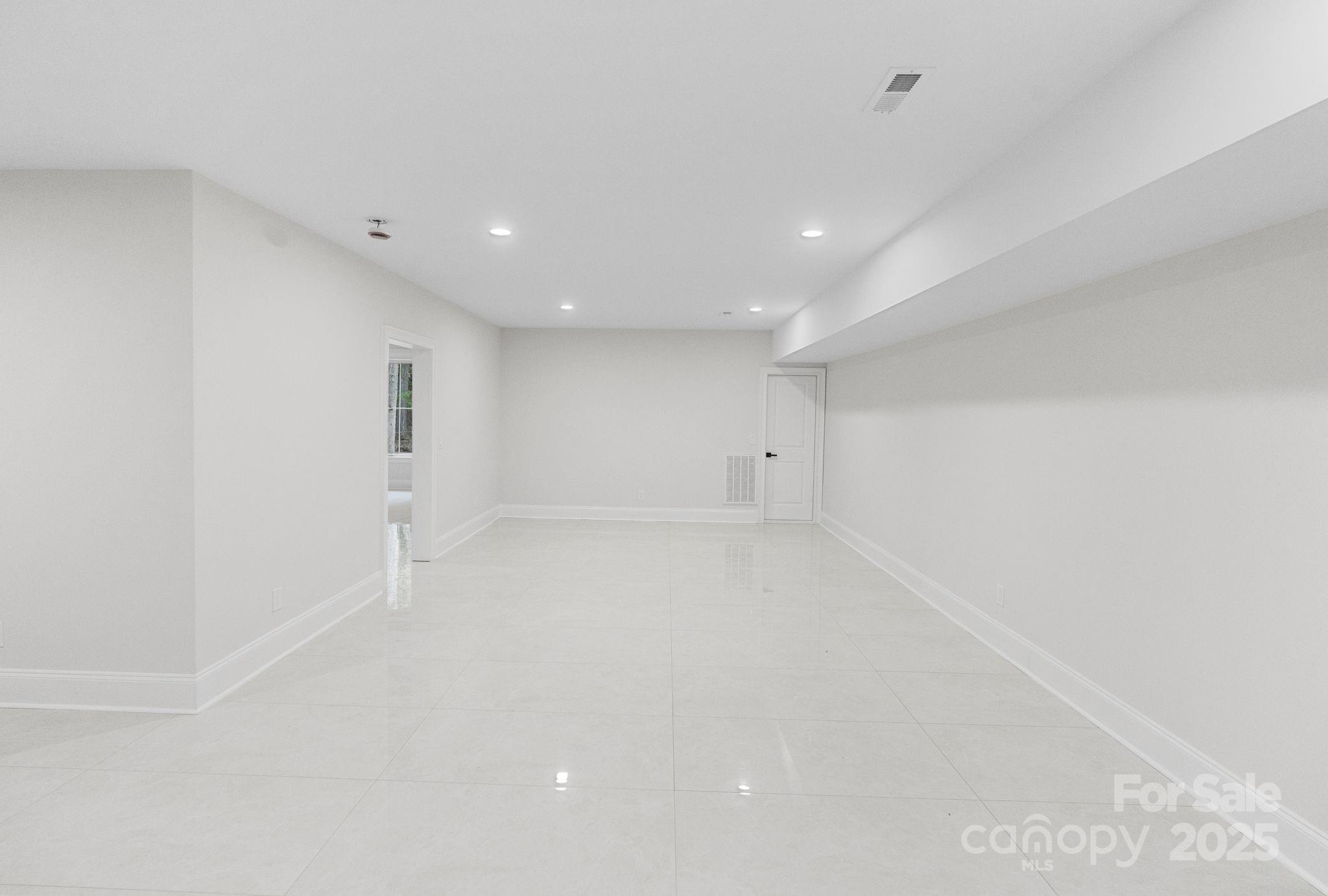 Legacy On The Lake - Residential