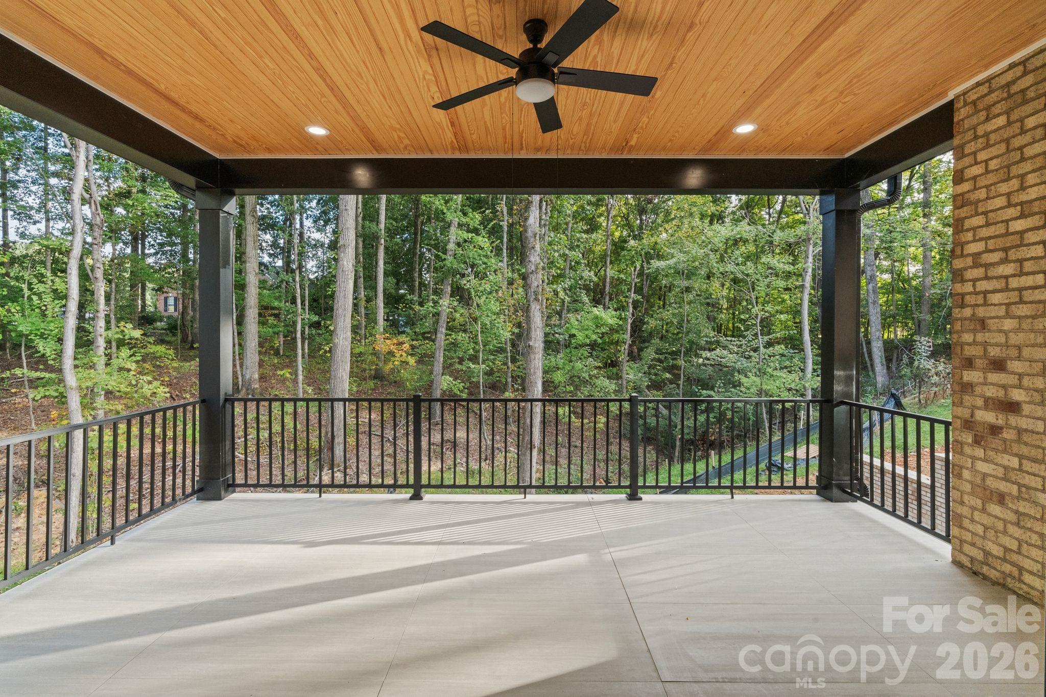 Legacy On The Lake - Residential