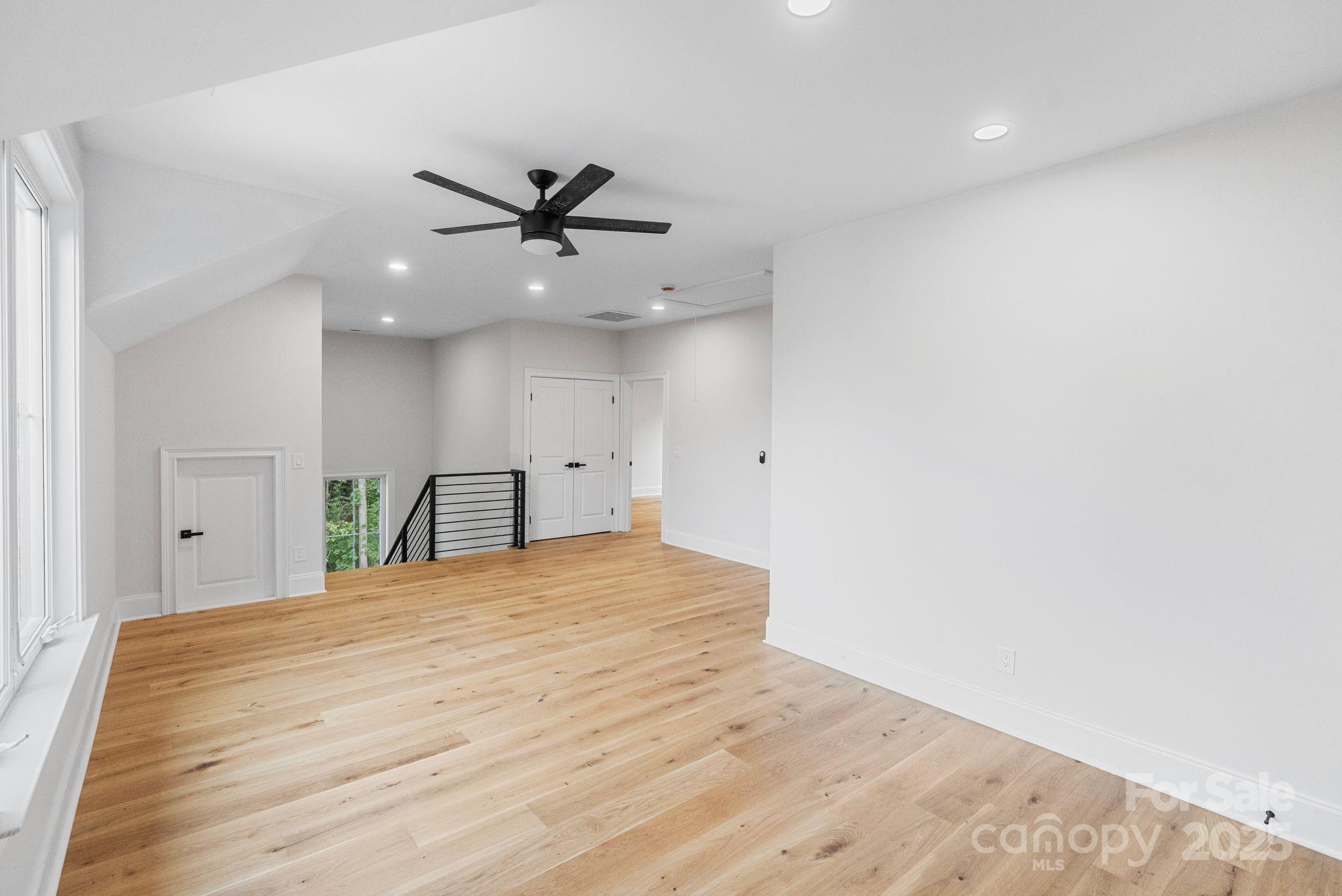 Legacy On The Lake - Residential