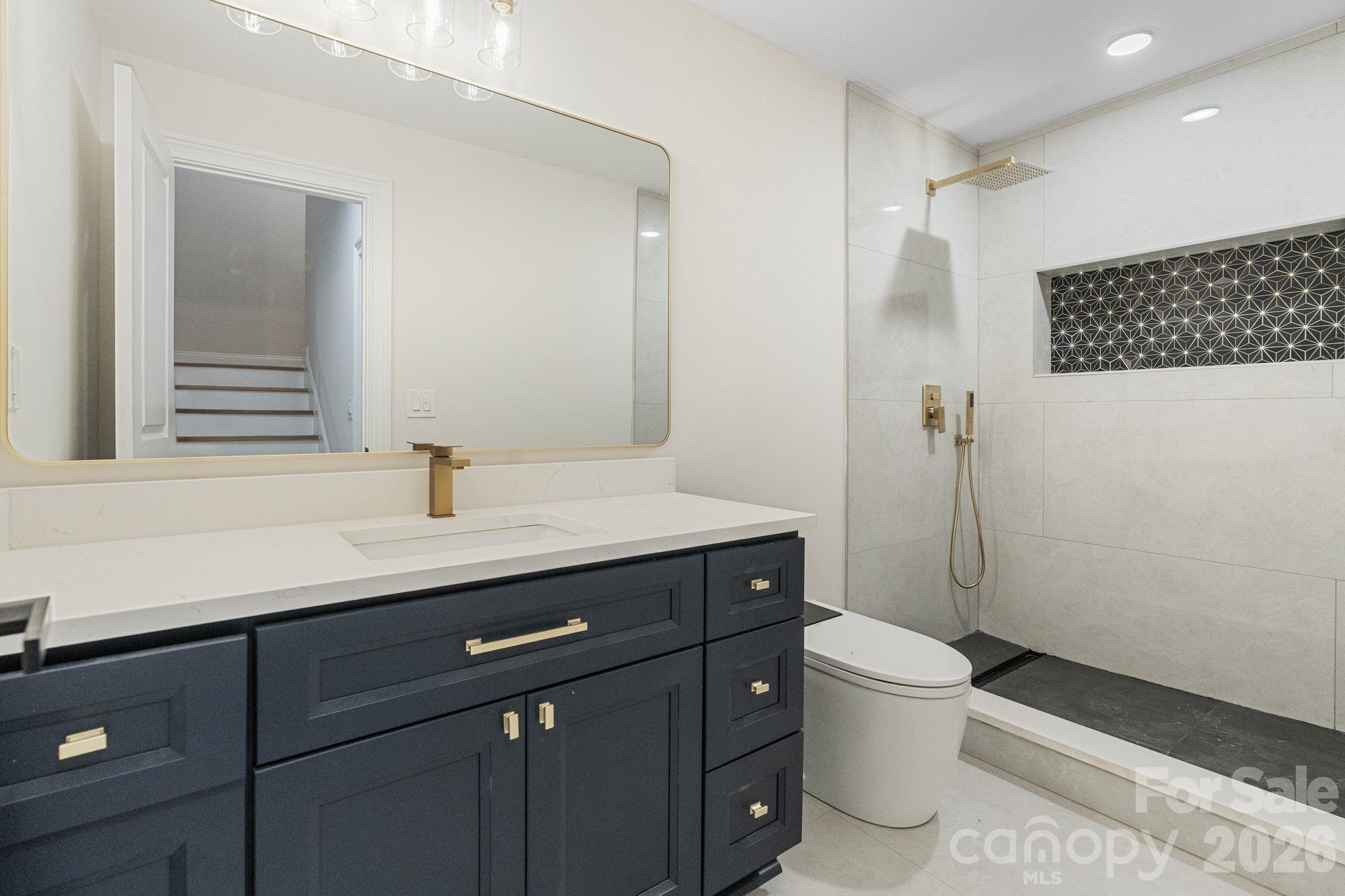 Legacy On The Lake - Residential