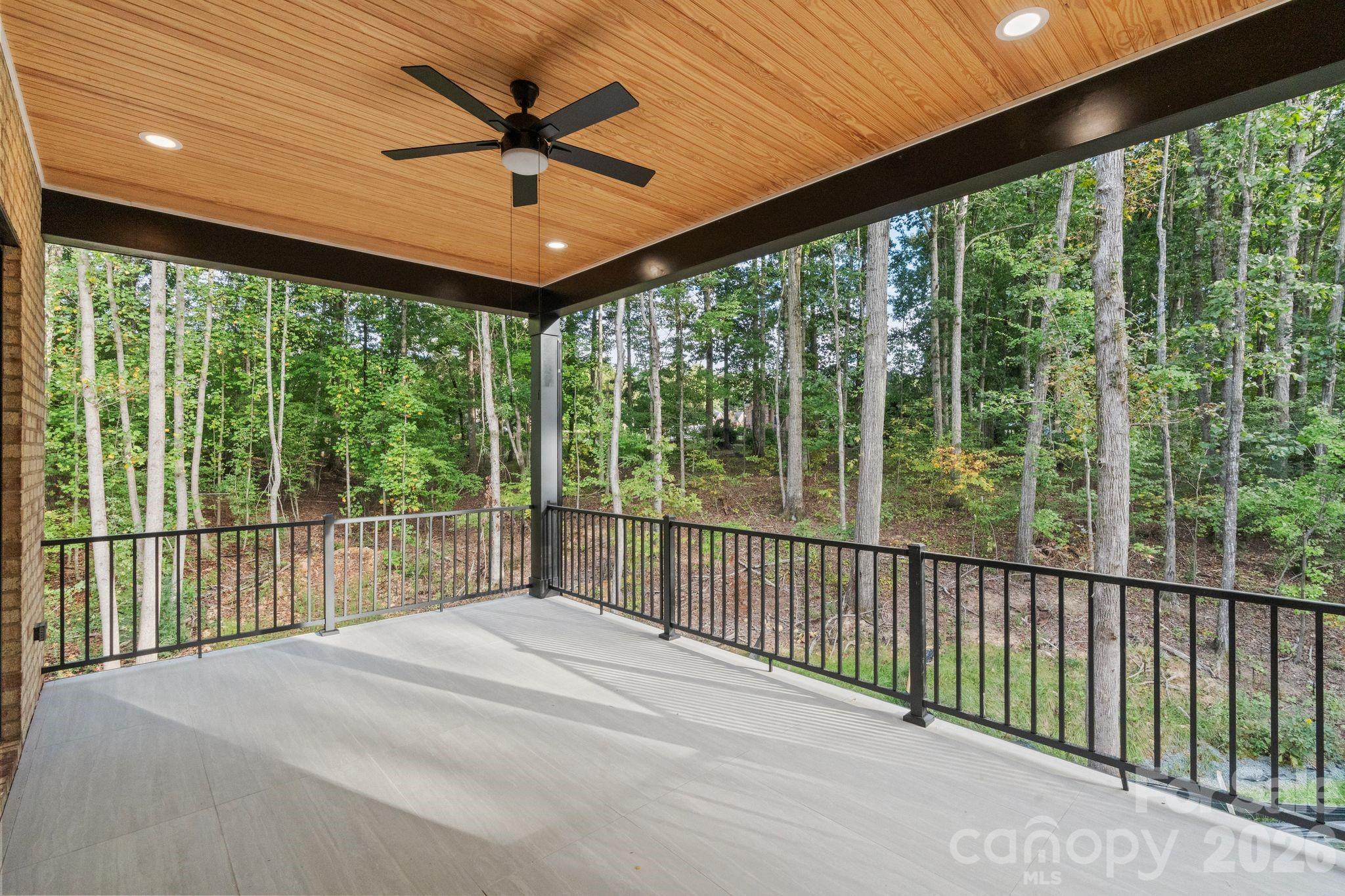 Legacy On The Lake - Residential