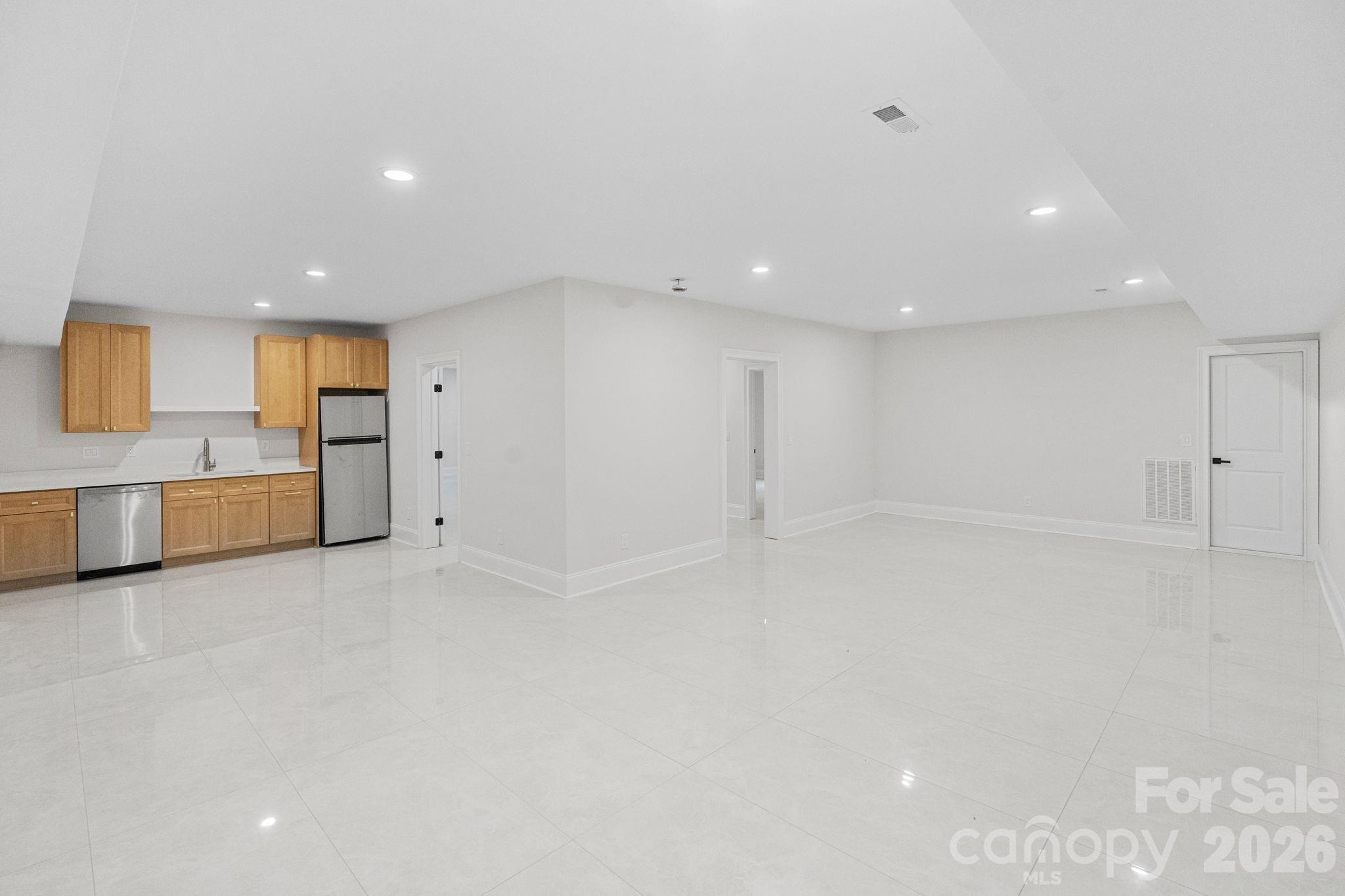 Legacy On The Lake - Residential