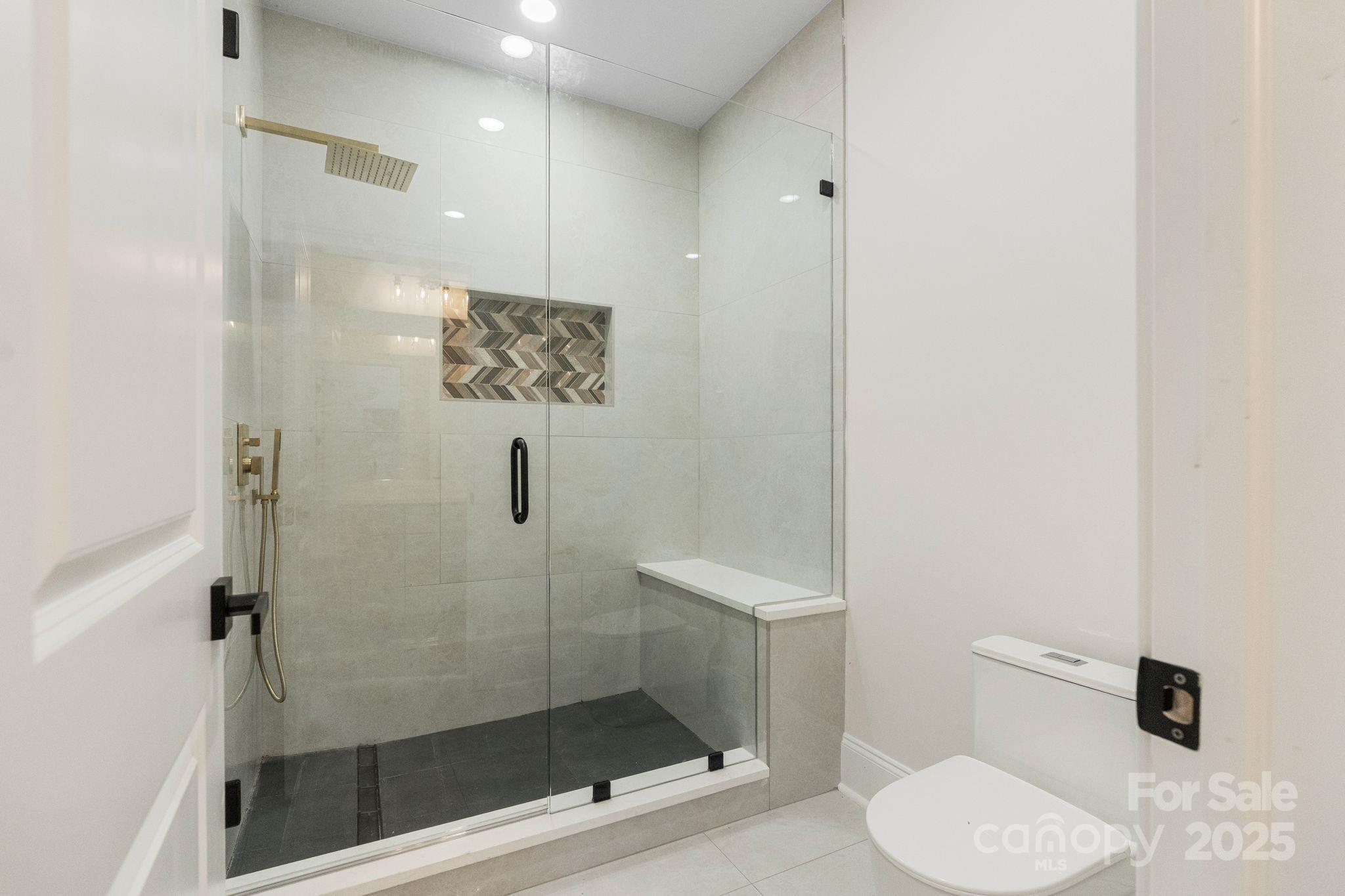 Legacy On The Lake - Residential