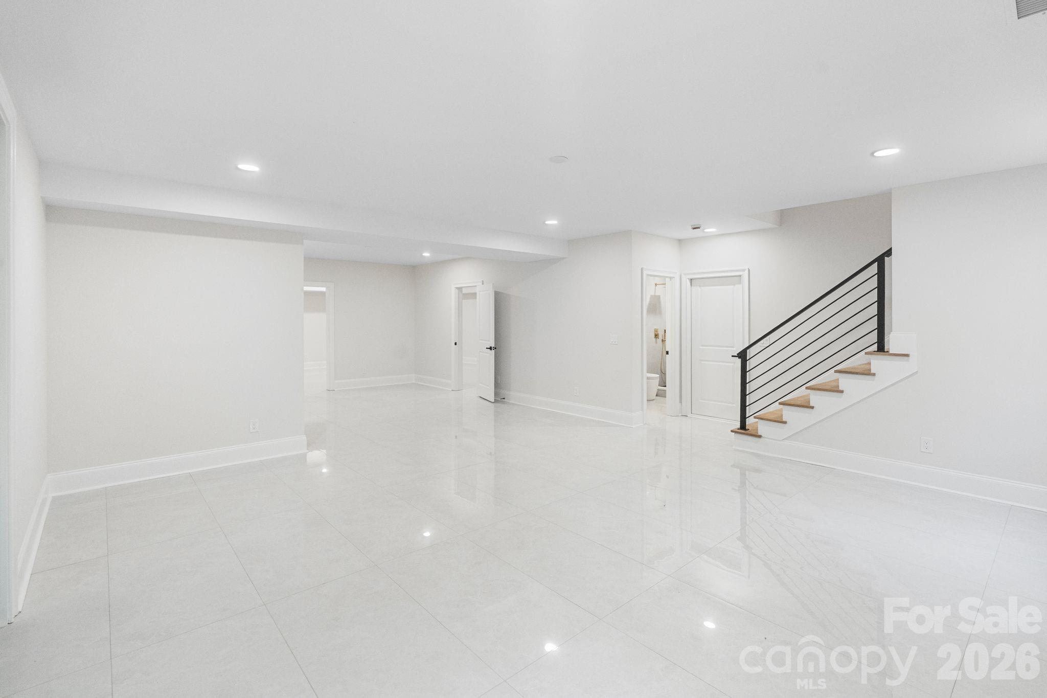 Legacy On The Lake - Residential