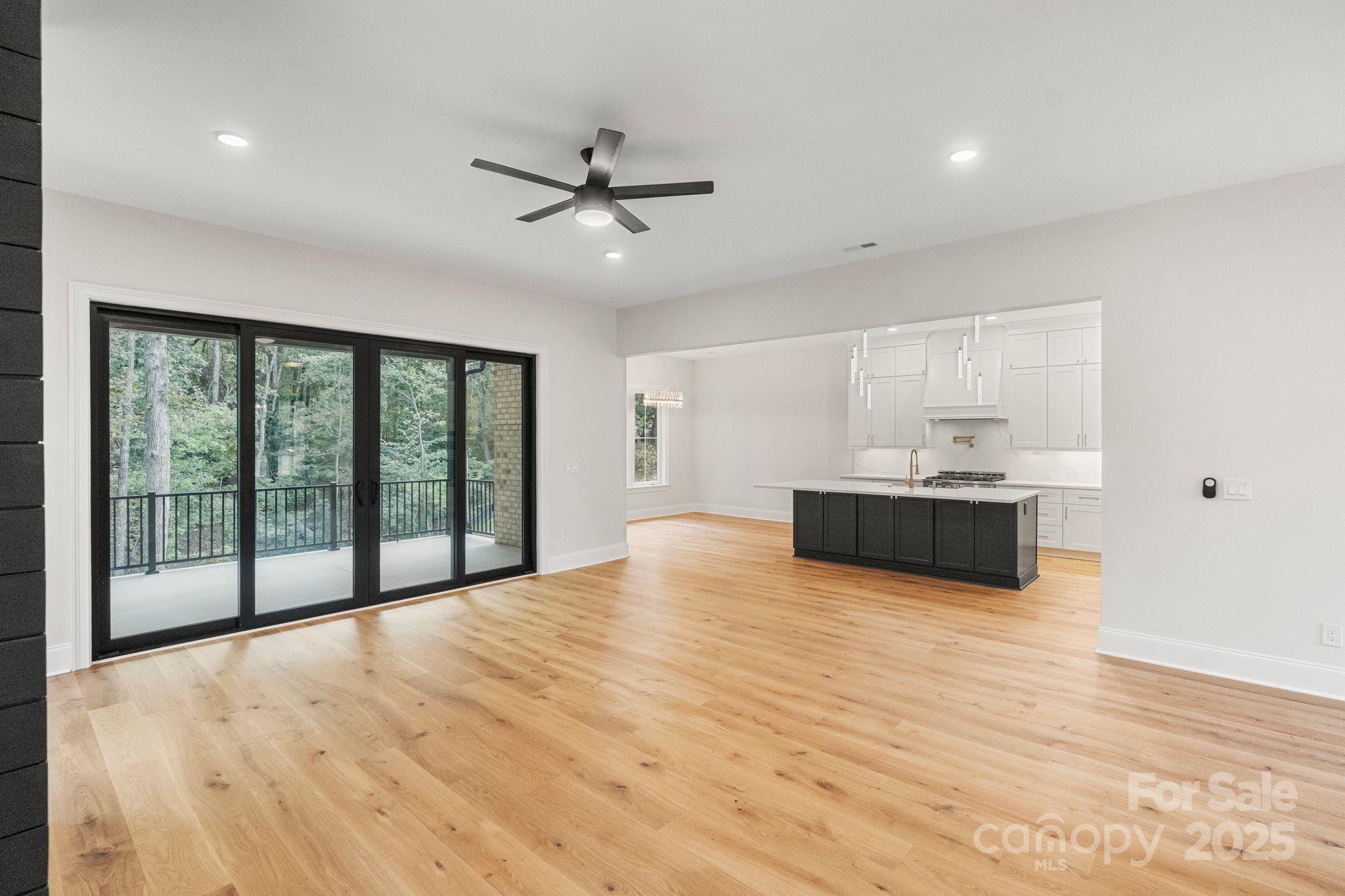 Legacy On The Lake - Residential