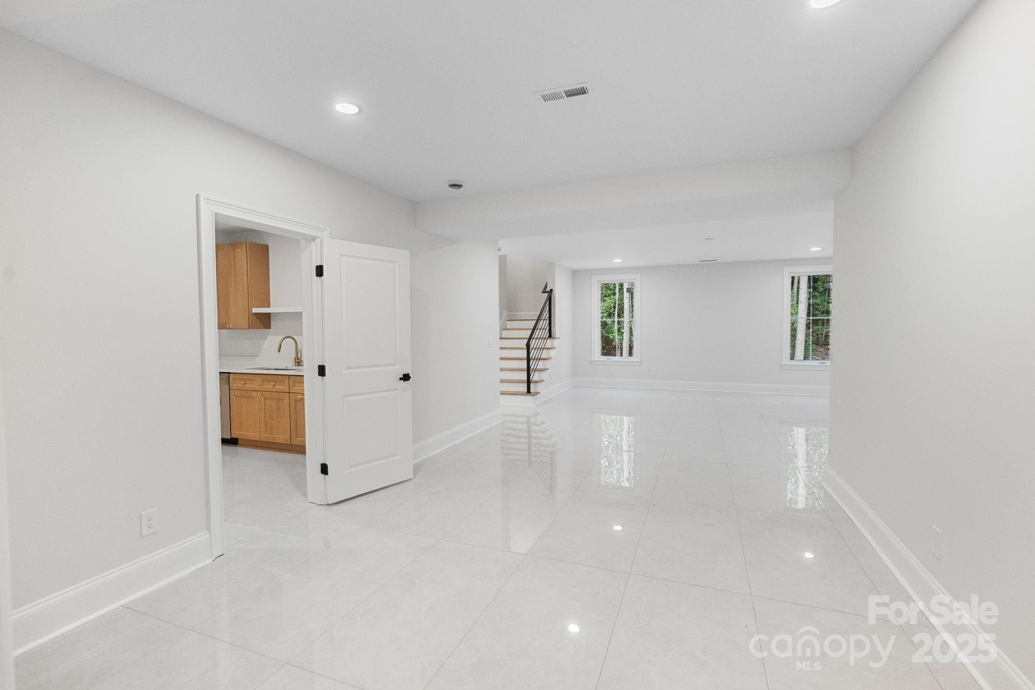 Legacy On The Lake - Residential