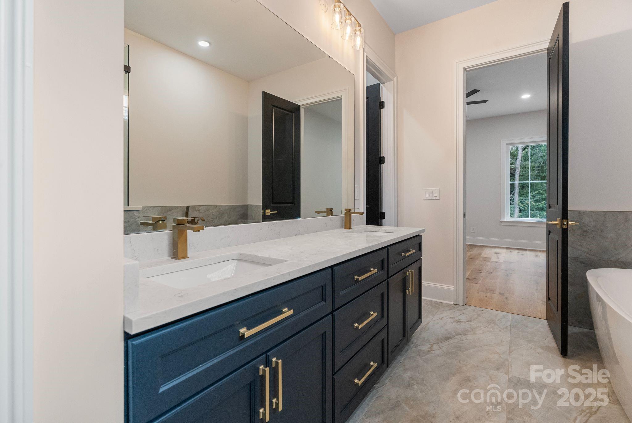 Legacy On The Lake - Residential