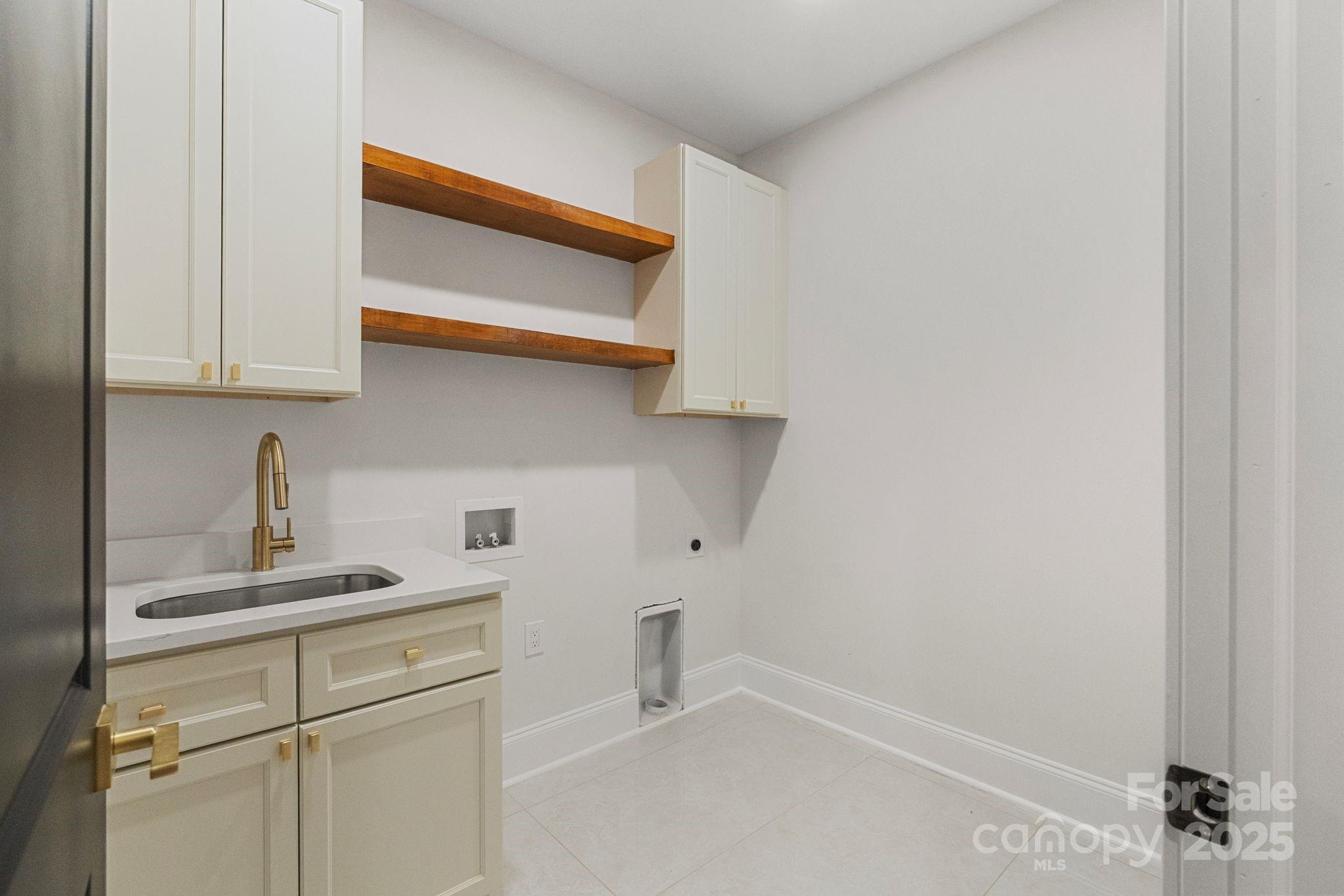 Legacy On The Lake - Residential