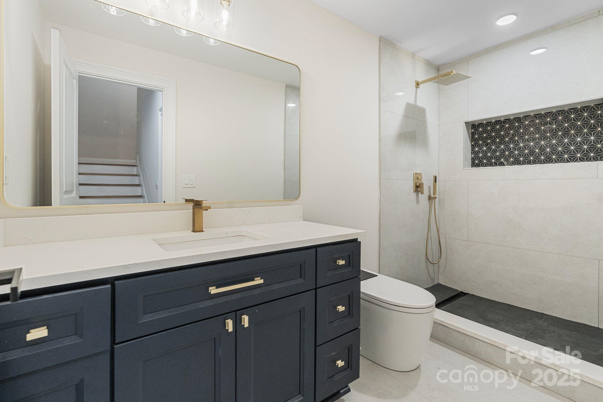 Legacy On The Lake - Residential