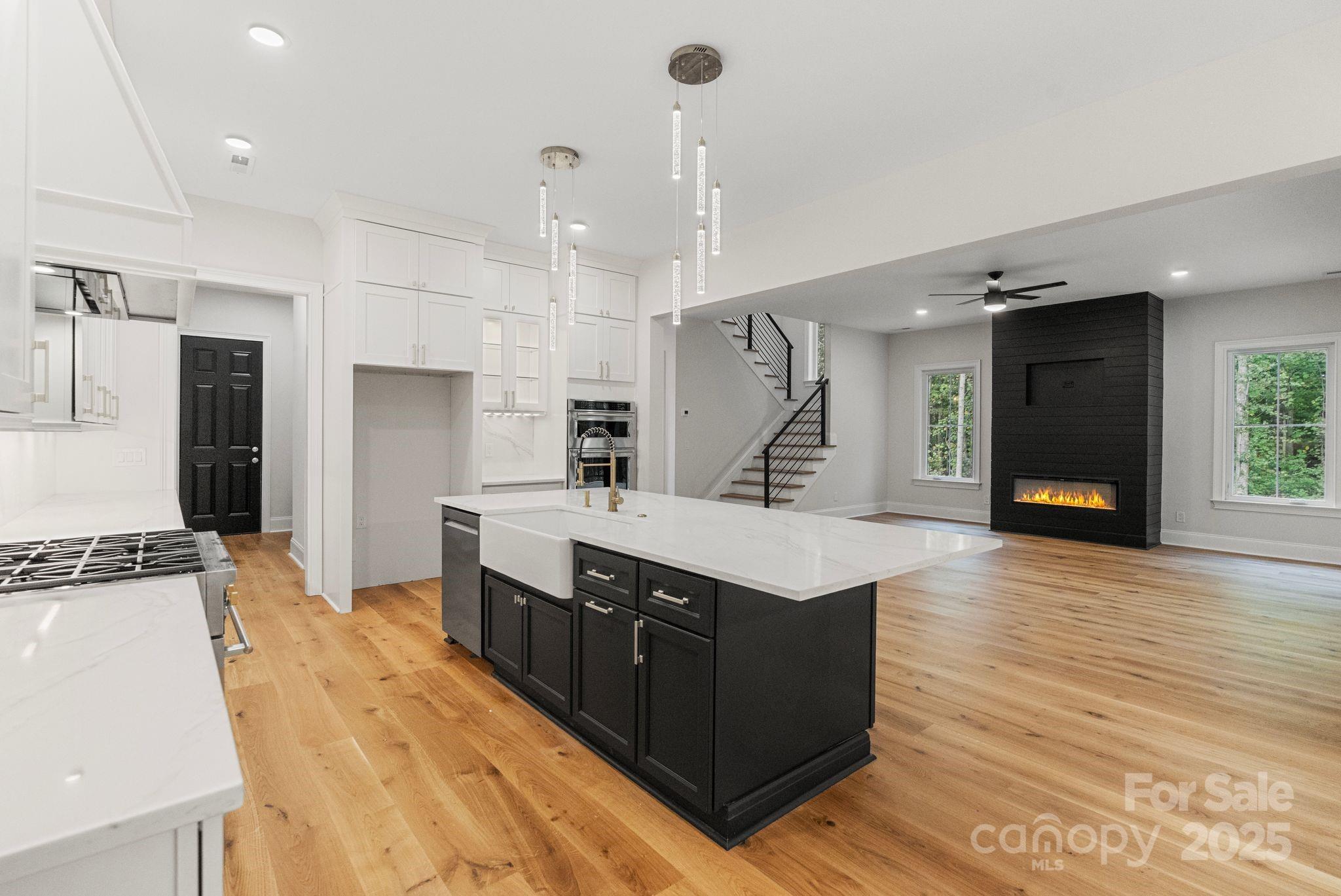 Legacy On The Lake - Residential