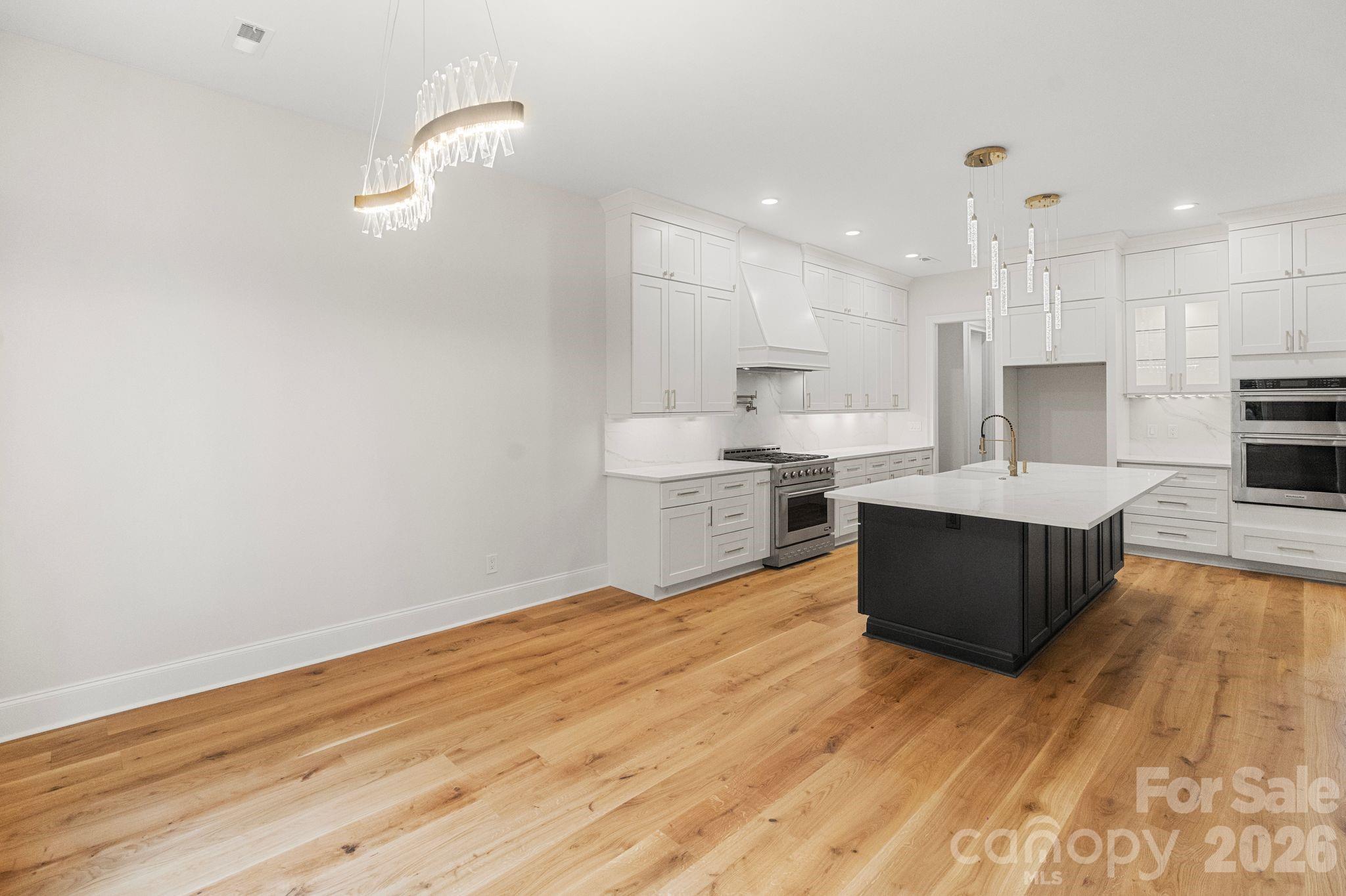 Legacy On The Lake - Residential