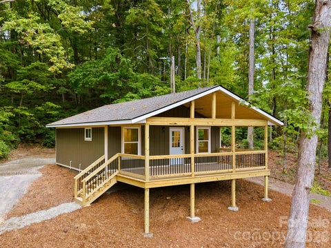 Photo of 202 Lyndhurst Drive, Hendersonville, NC 28791 (MLS # 4434538)