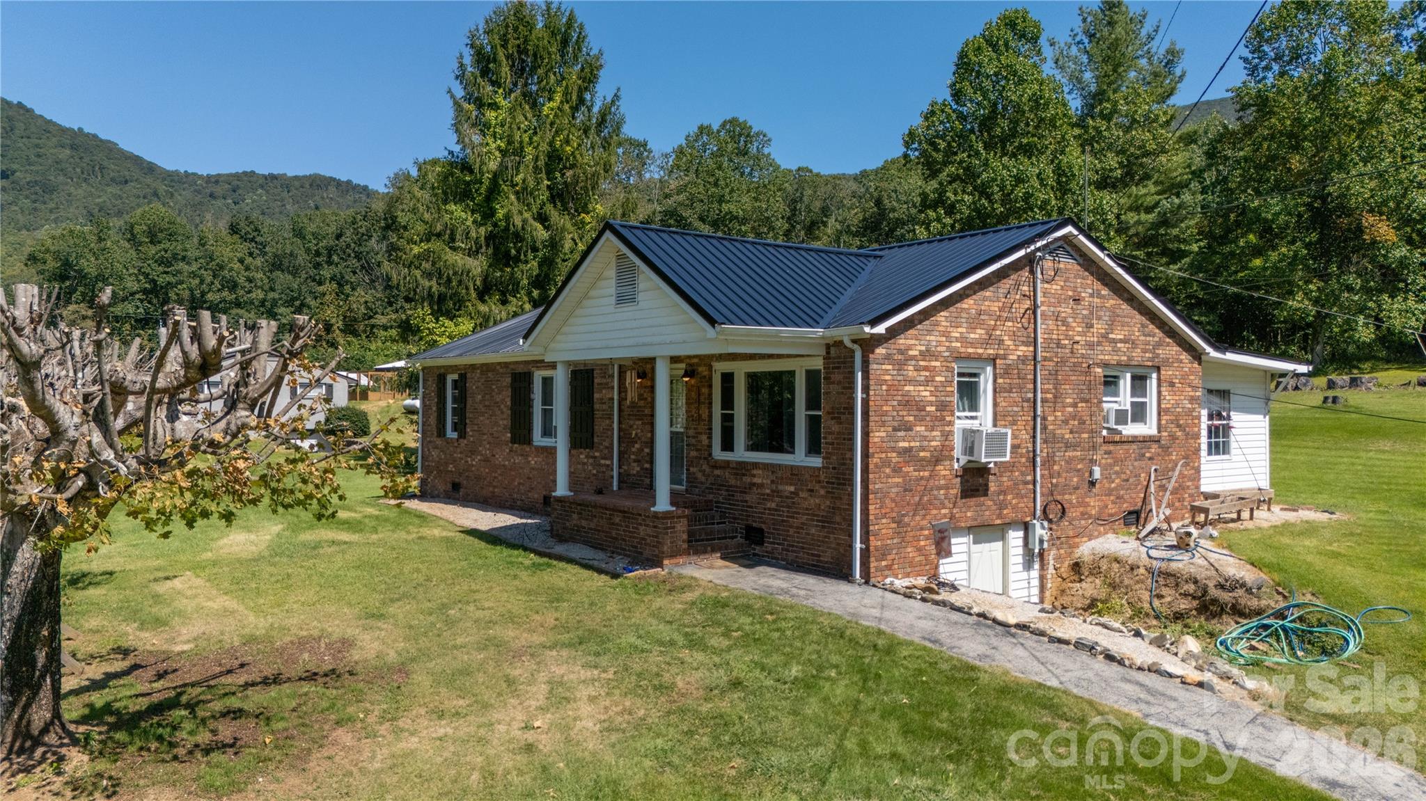 1424 Bear Creek Road
