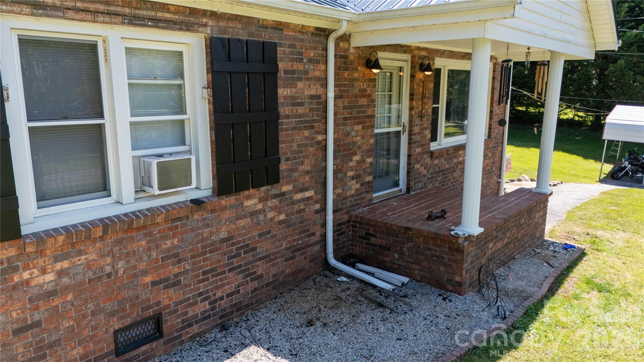 1424 Bear Creek Road