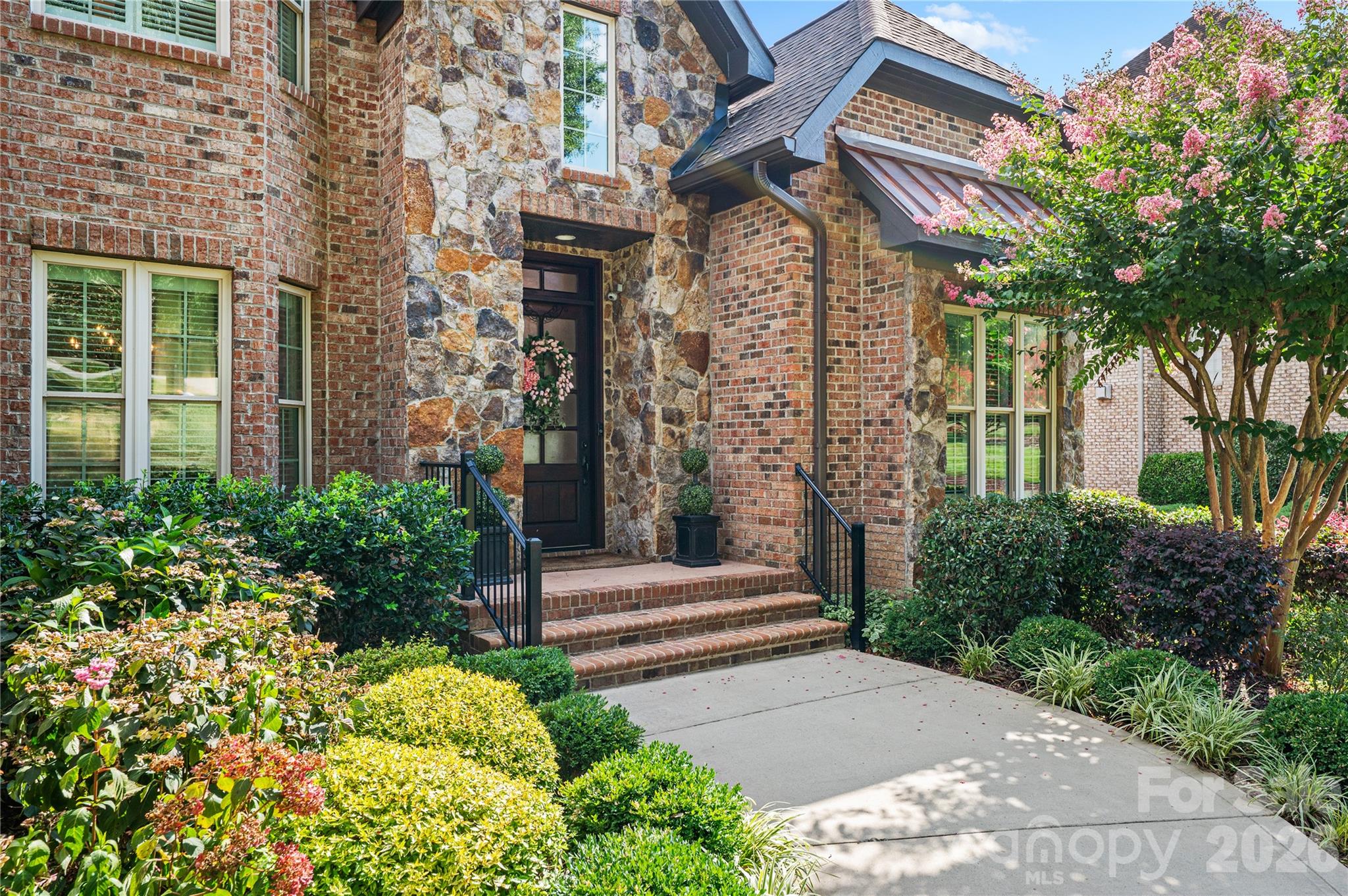 1632 Lookout Circle