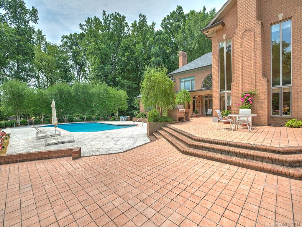 Seven Eagles - Residential