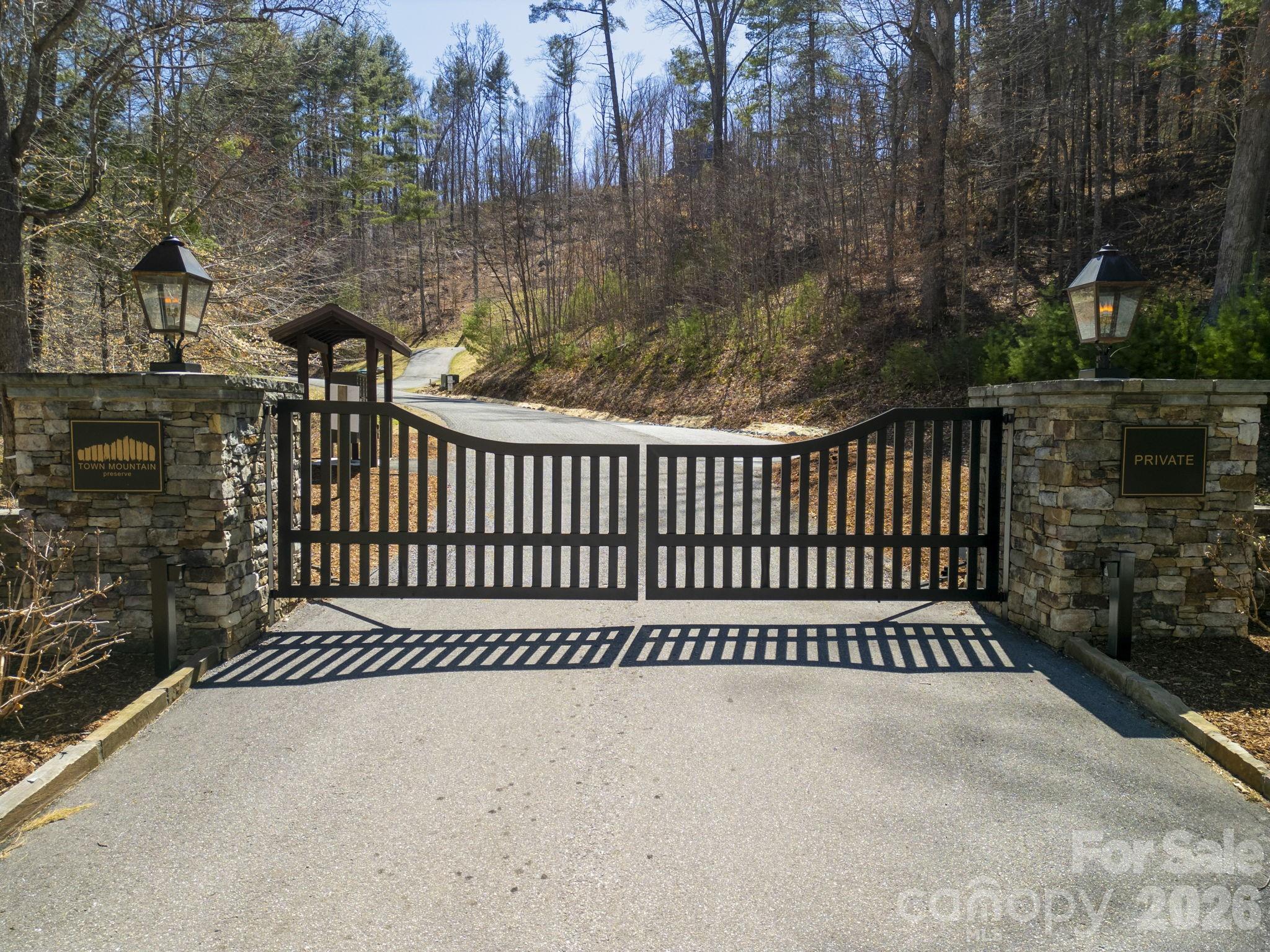 Town Mountain Preserve - Land