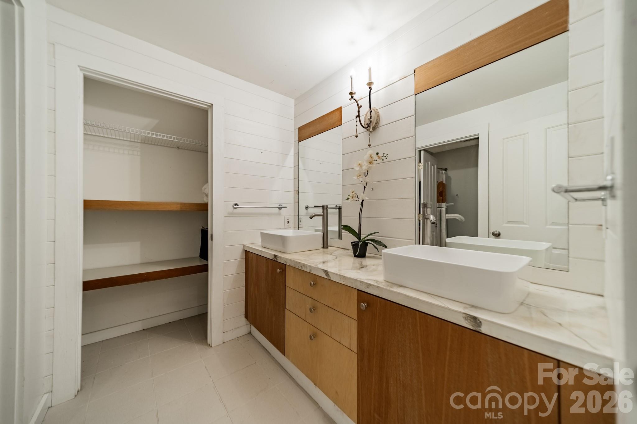 Seventeen Acres - Residential