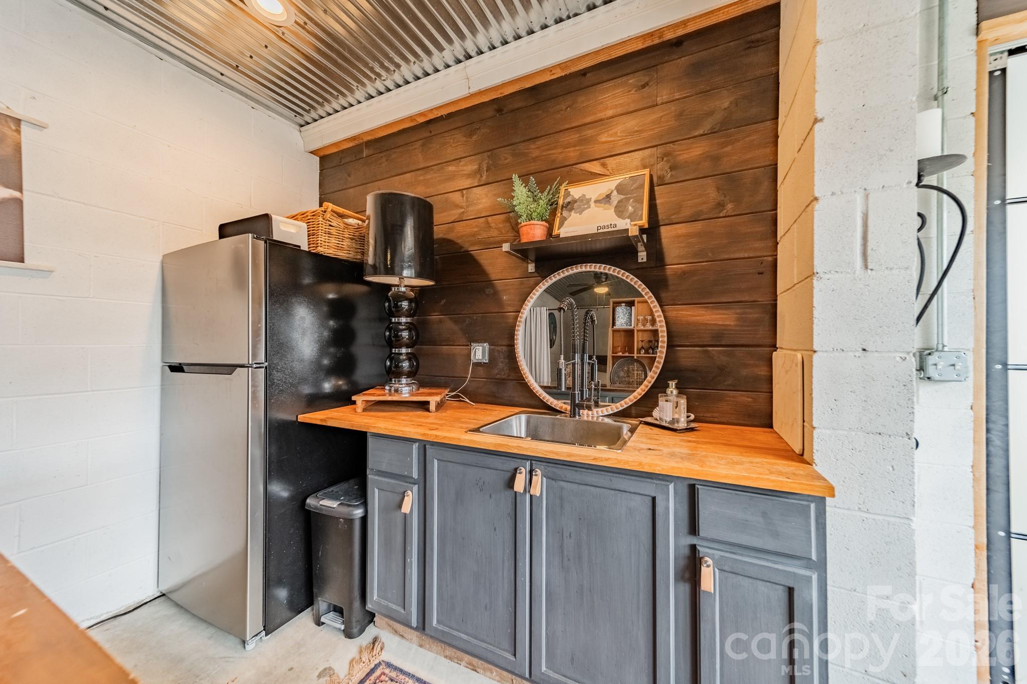 Seventeen Acres - Residential