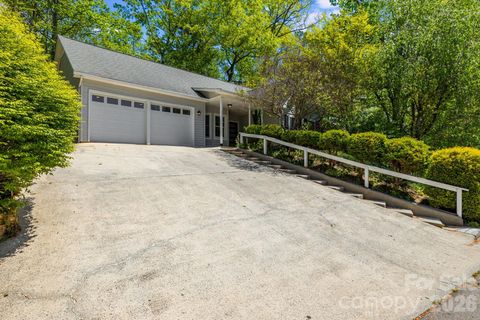 Photo of 132 Fox Cross Drive, Brevard, NC 28712 (MLS # 4375876)