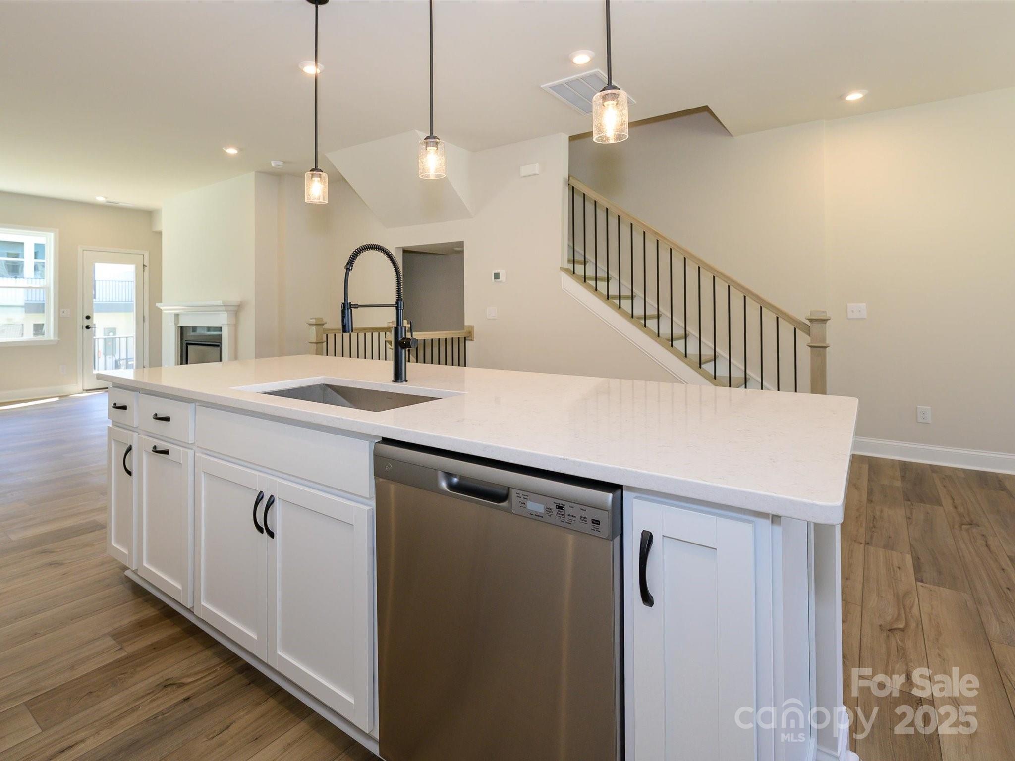 816 Flintside Lane