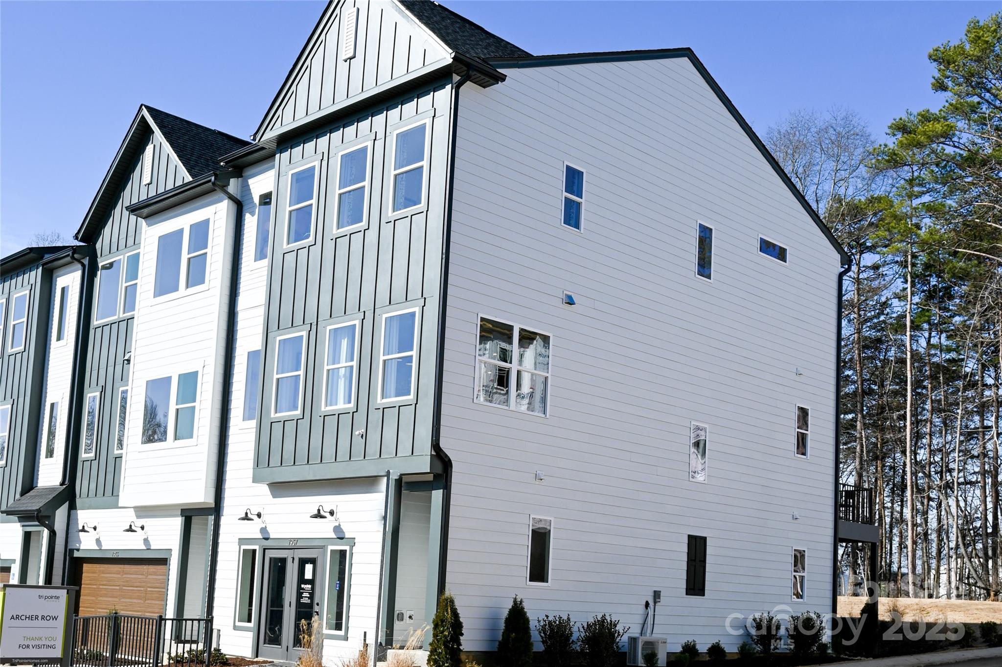 816 Flintside Lane
