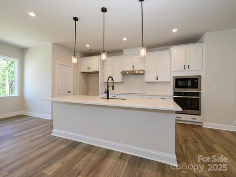 816 Flintside Lane Charlotte NC 28217