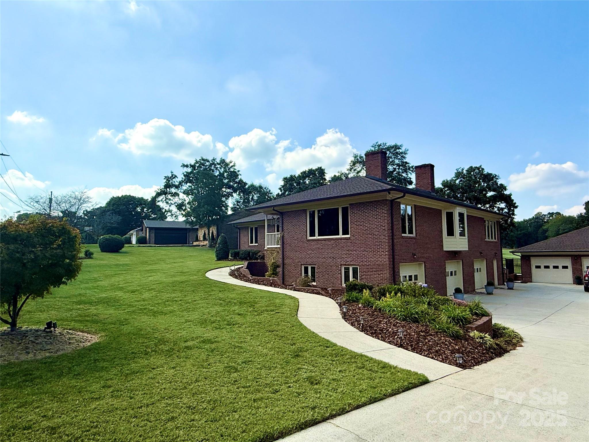 1419 Stoneyridge Drive
