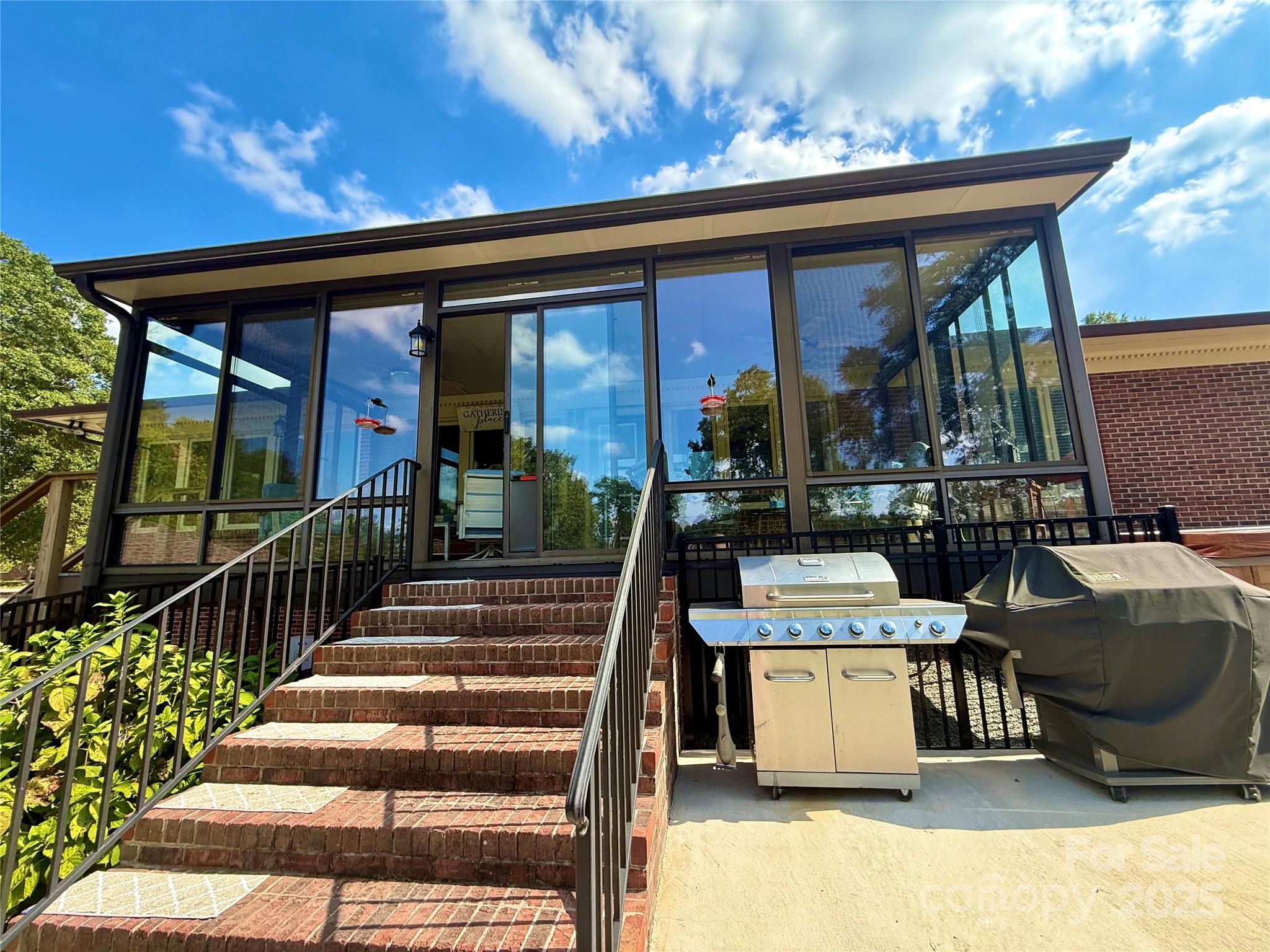 1419 Stoneyridge Drive