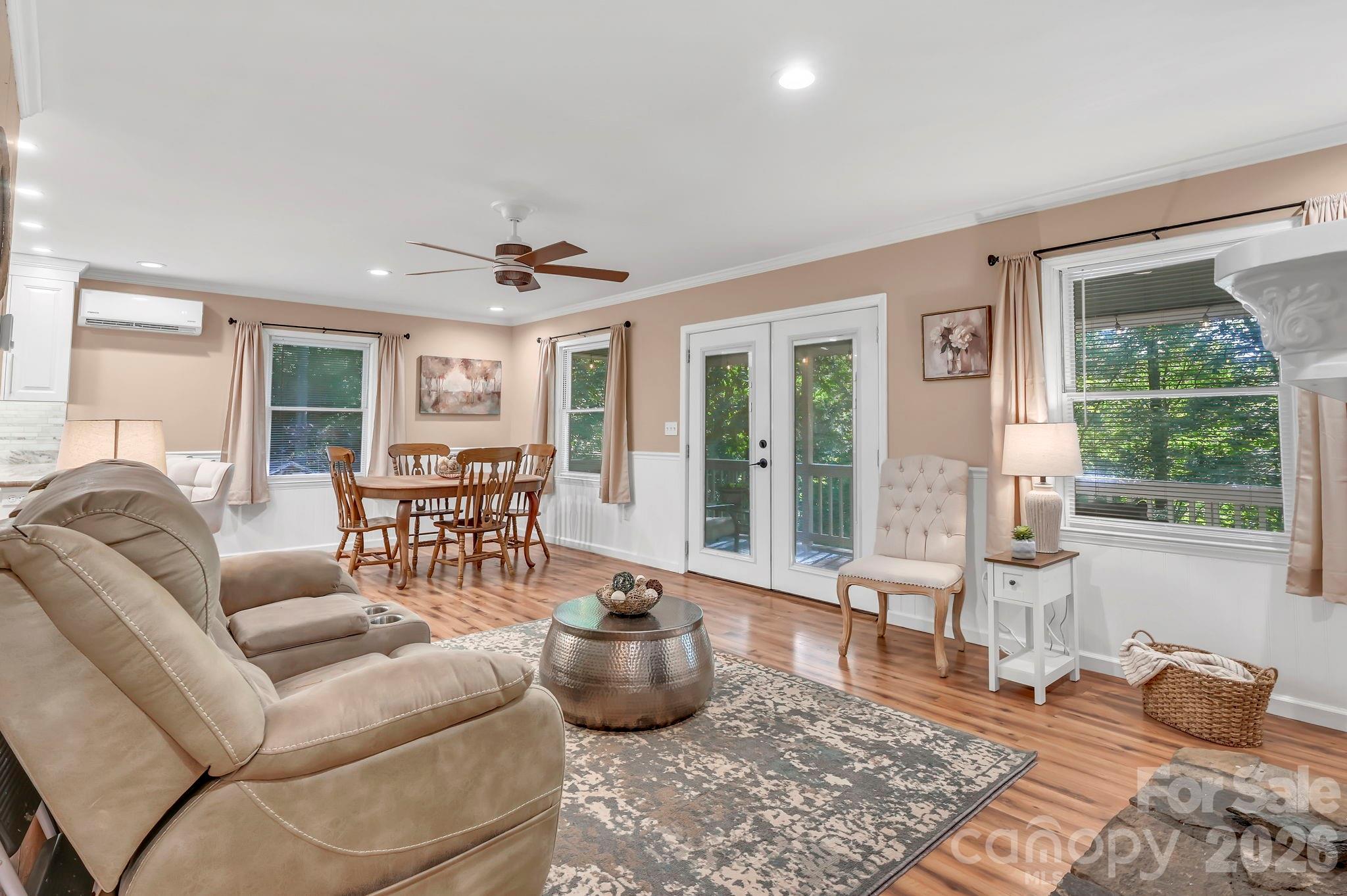 426 Meadowood Lane