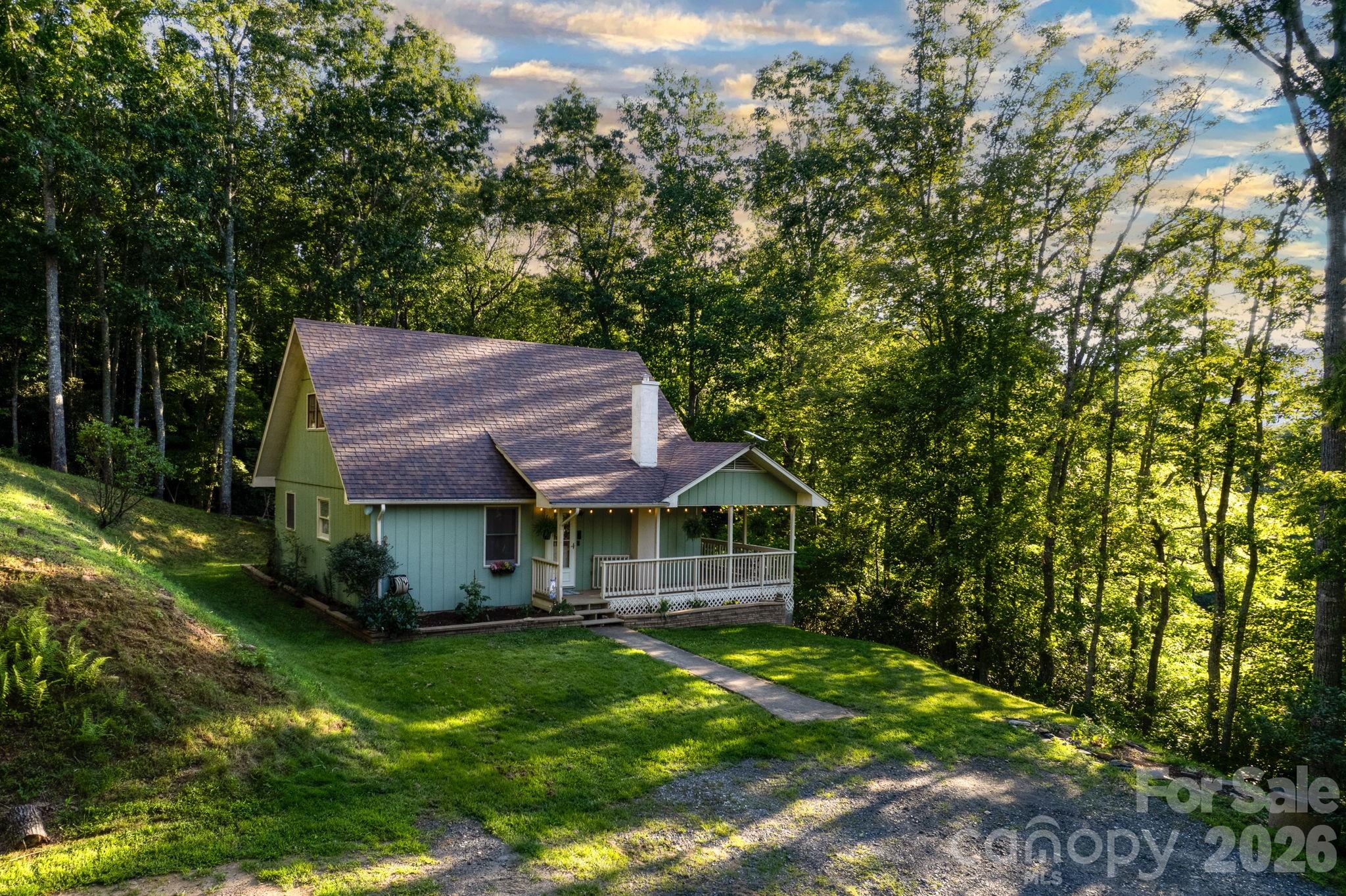 426 Meadowood Lane