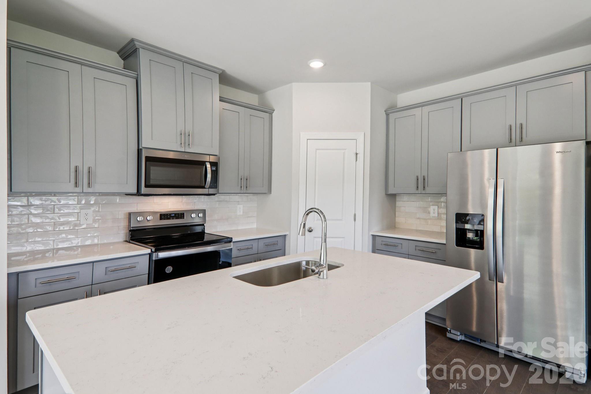 9029 Foggy Brook Loop