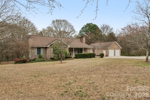 Photo for 3367 Lesslie Highway