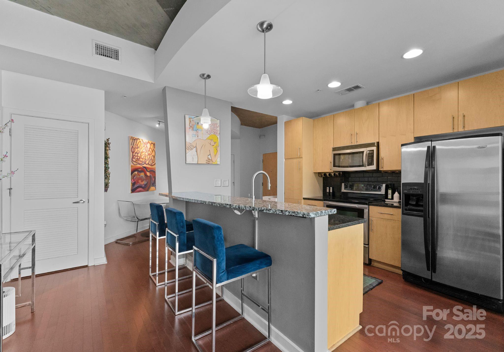 Avenue Condominiums - Residential